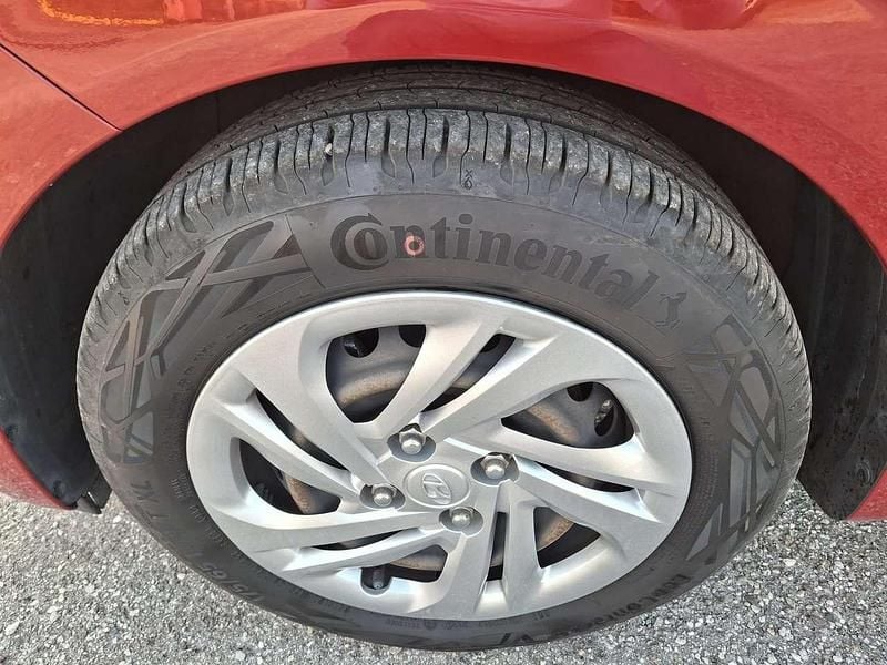 Usata Hyundai i10 67 CV (49 kW) 2022 Bianco Utilitaria