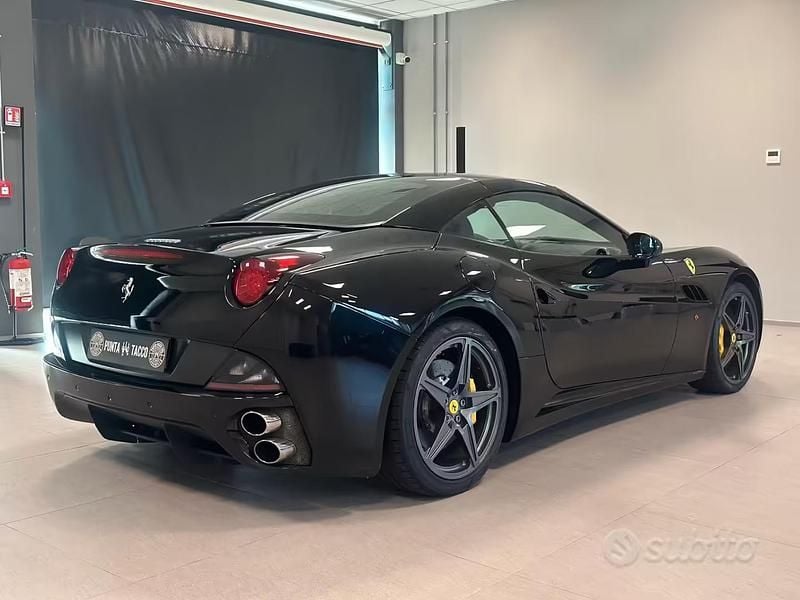 Usata Ferrari California 460 CV (338 kW) 2011 Nero Cabrio