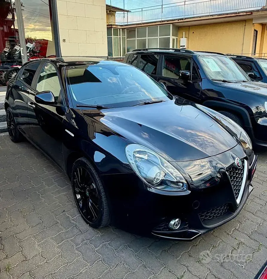 Usata Alfa Romeo Giulietta Super 120 CV (88 kW) 2018 Nero Utilitaria
