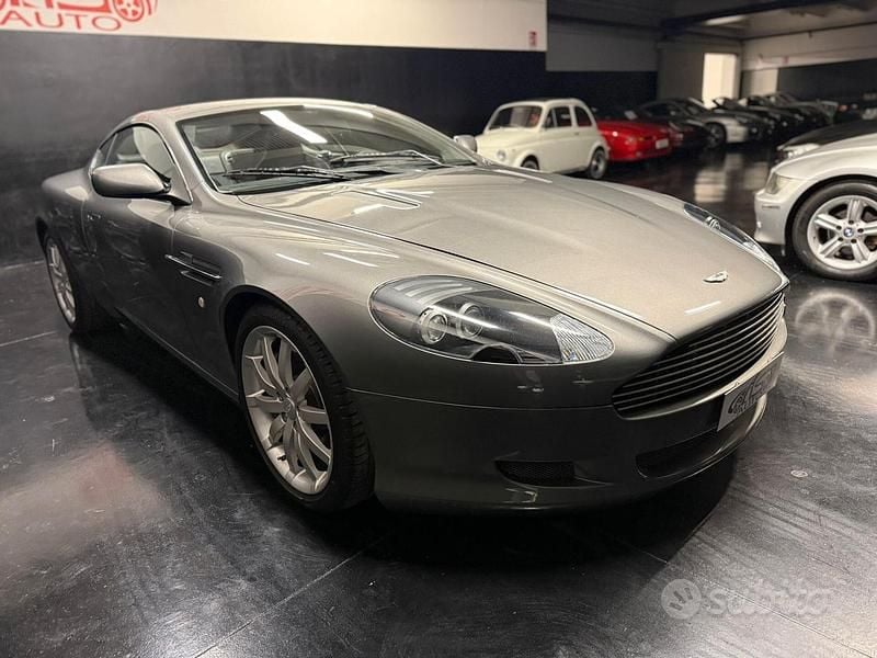 Usata Aston Martin DB9 456 CV (335 kW) 2004 Grigio Coupé