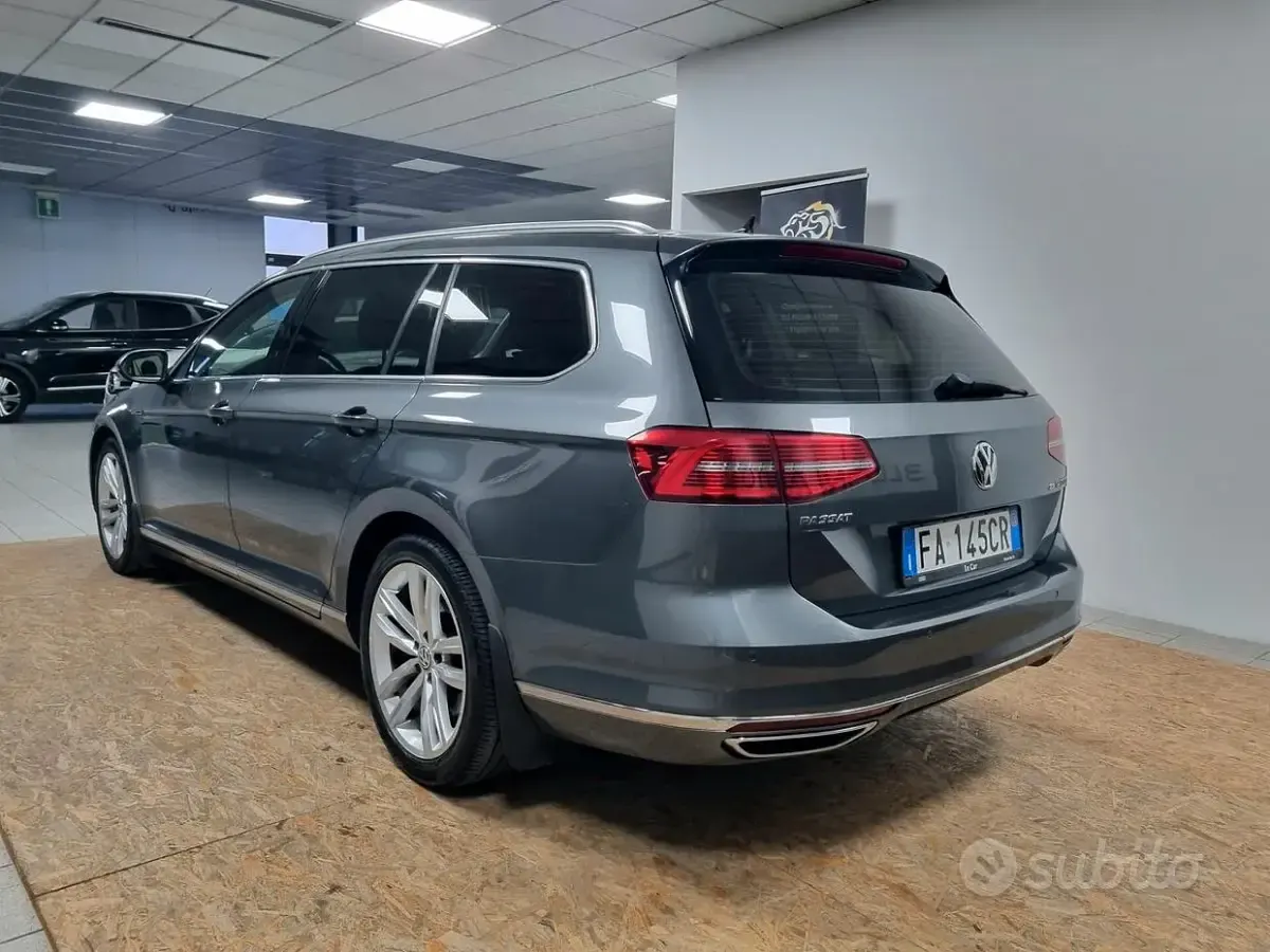 Usata VW Passat Highline 240 CV (176 kW) 2015 Grigio Station wagon