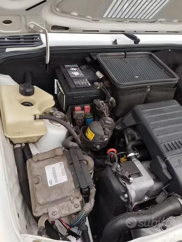 Usata Fiat Panda Young 54 CV (39 kW) 2002 Bianco Berlina