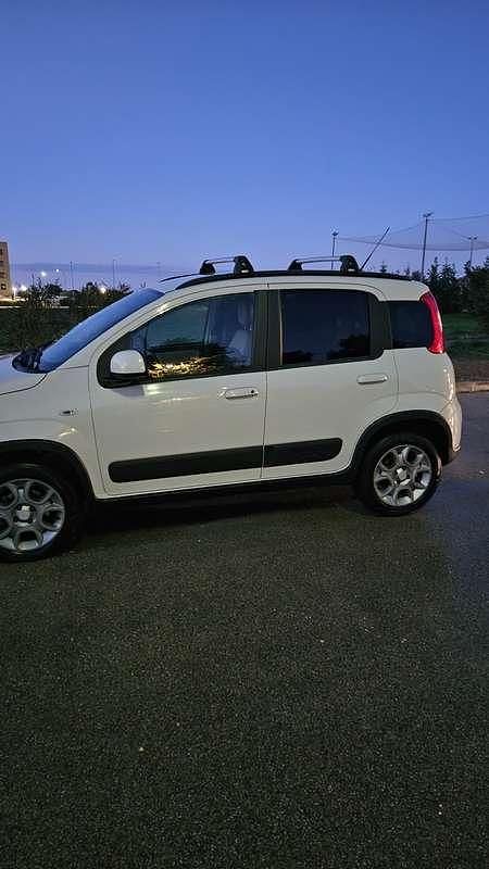 Usata Fiat Panda 4x4 S 95 CV (69 kW) 2016 Beige Utilitaria
