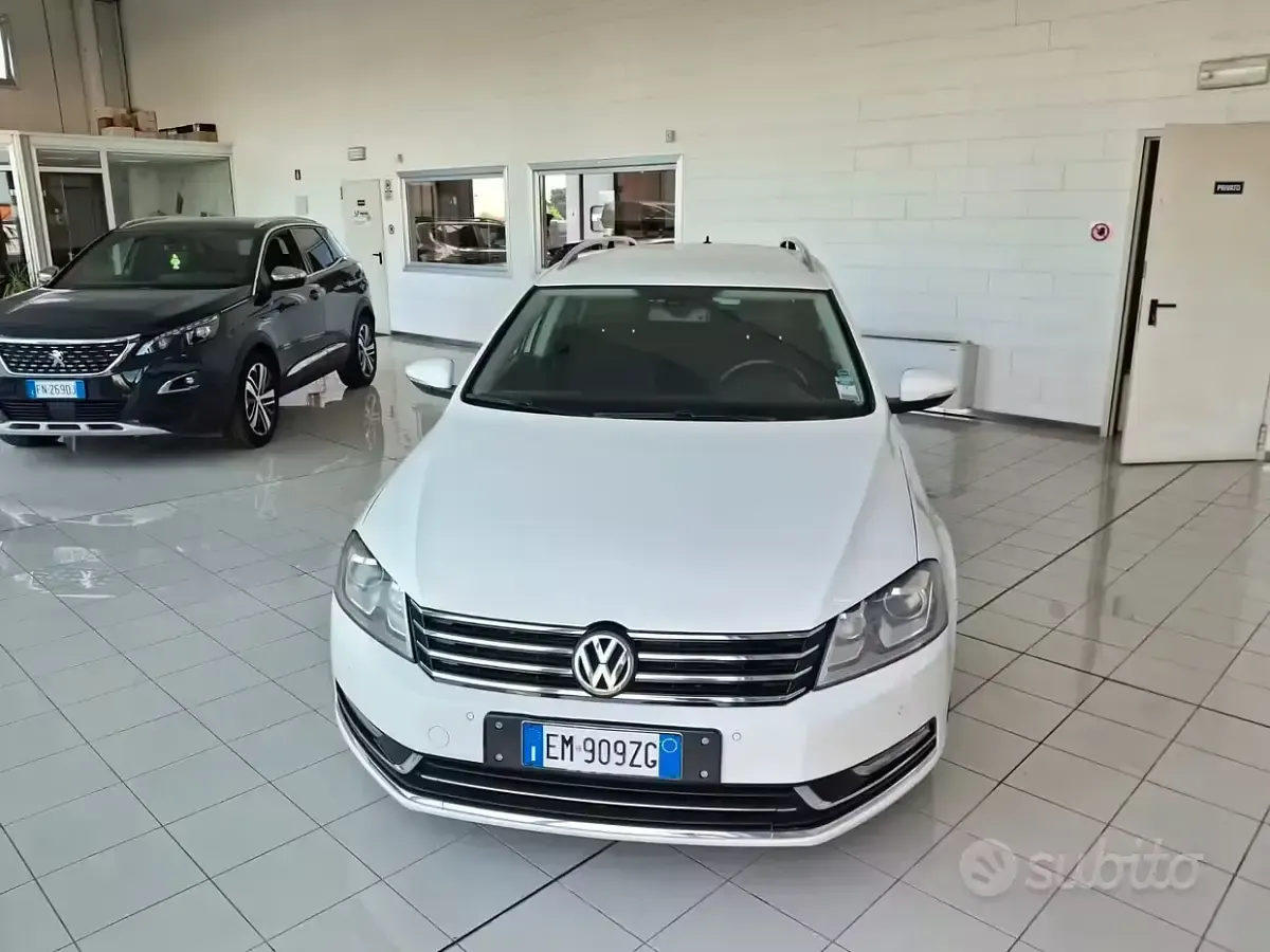 Usata VW Passat 140 CV (102 kW) 2012 Bianco Station wagon