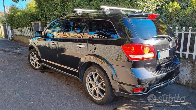 Usata Fiat Freemont Lounge 170 CV (125 kW) 2012 Nero SUV