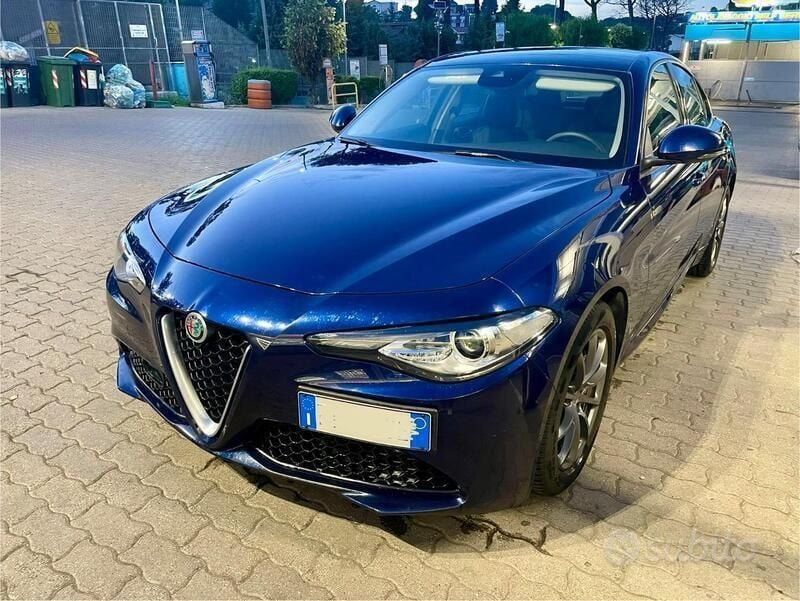 Usata Alfa Romeo Giulia 160 CV (117 kW) 2018 Blu Berlina
