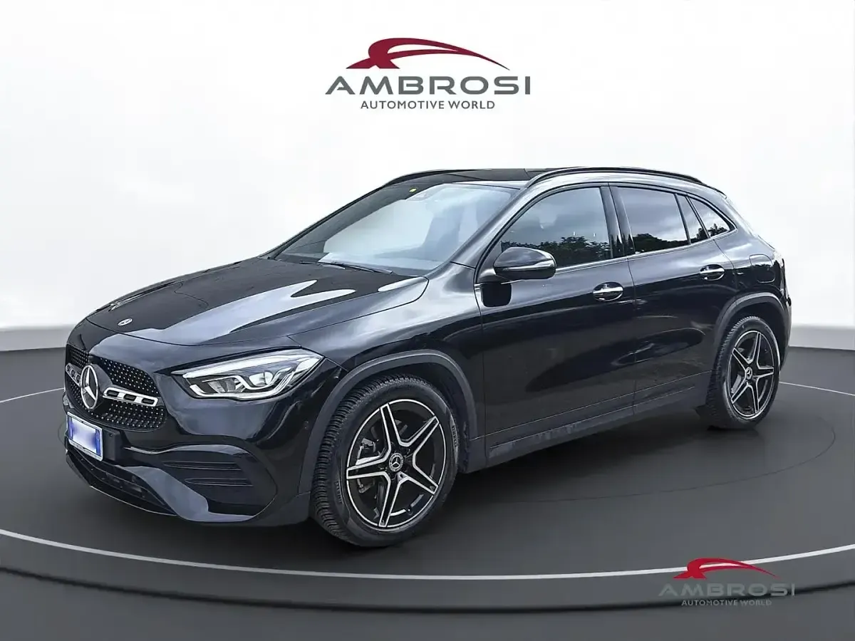 Käytetty Mercedes GLA200 Premium 150 HP (110 kW) 2022 Katumaasturi