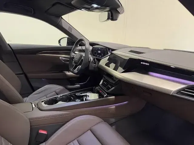Usata Audi RS e-tron GT Comfort 439 kW (598 CV) 2024 Grigio kemora metallizzato Berlina
