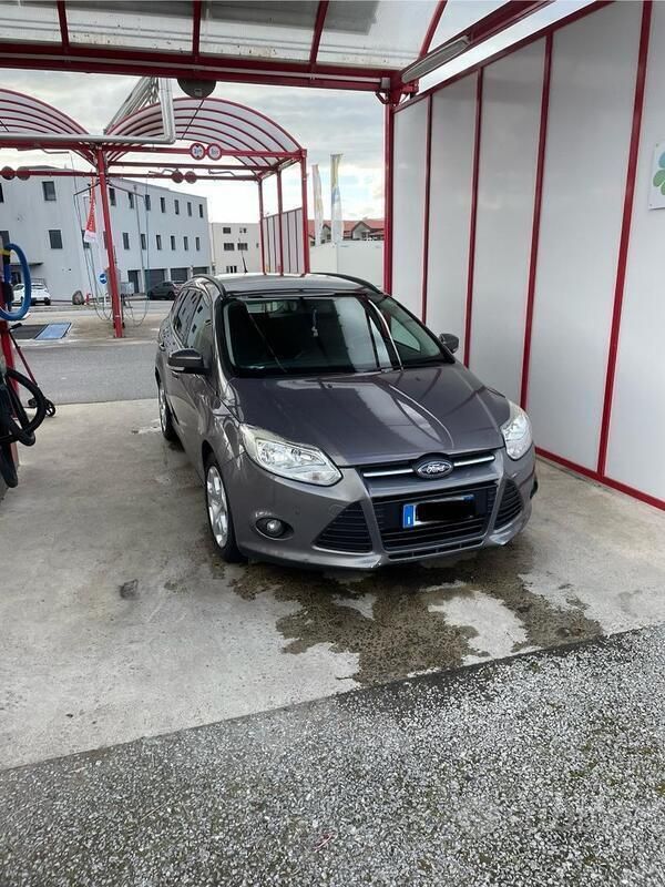 Usata 2012 Ford Focus Station wagon | 5800 € (Cara) - Immagine 1/4