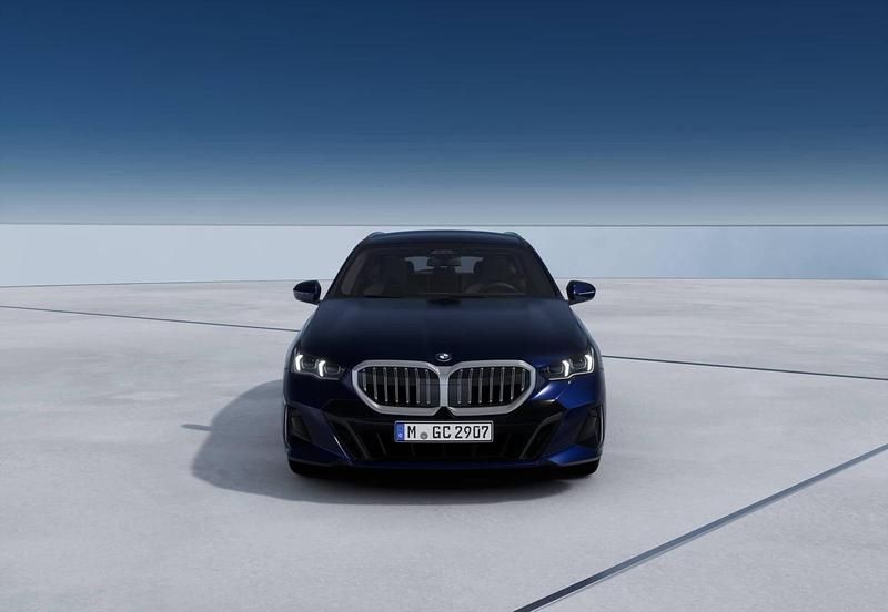 Nuova BMW 520 M Sport 197 CV (144 kW) 2026 Tanzanite blue Station wagon