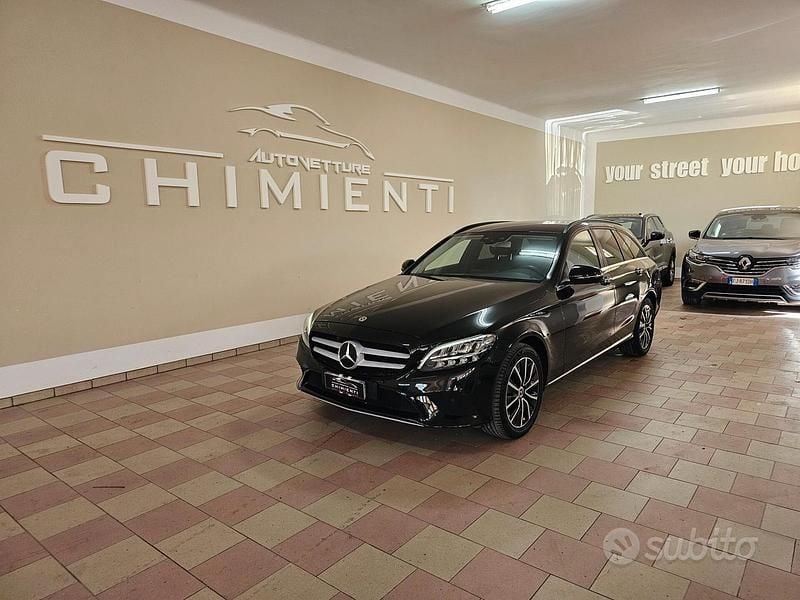 Usata Mercedes C180 122 CV (89 kW) 2020 Nero Station wagon