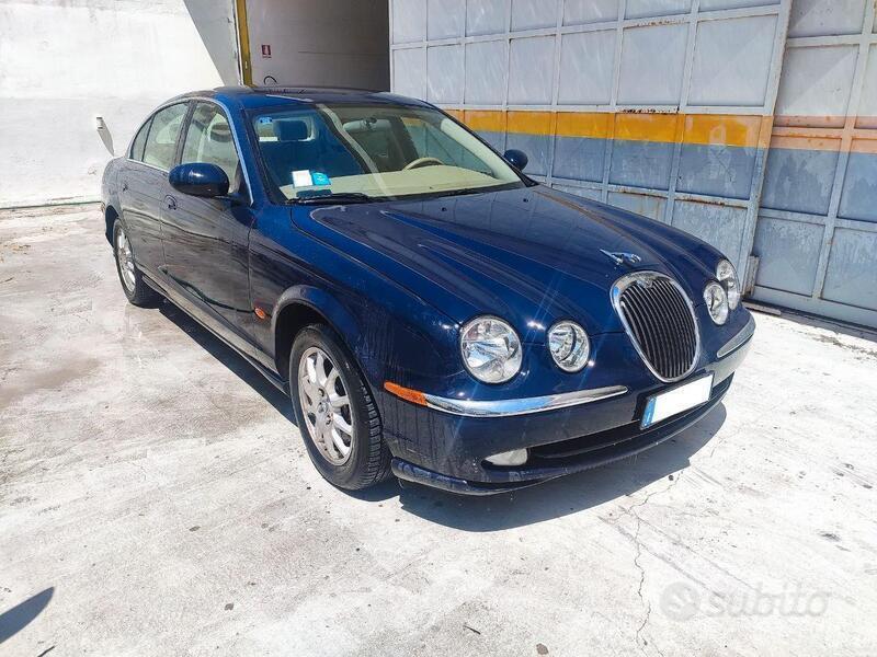 Usato 2002 Jaguar S-Type 2.5 Benzin 200 CV (10.000 €)