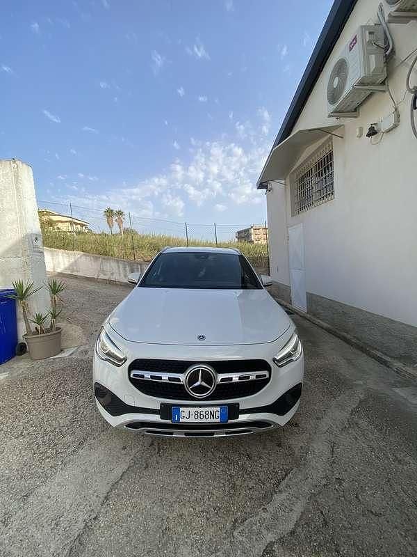 Usata 2022 Mercedes GLA200 SUV | 28.500 € (Buon prezzo) - Immagine 1/4