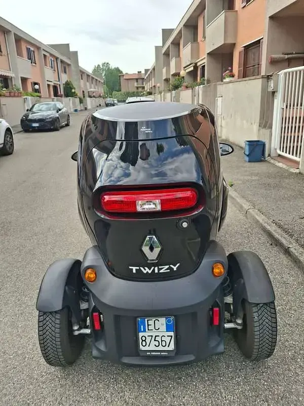 Usata Renault Twizy 13 kW (18 CV) 2015 Nero Utilitaria