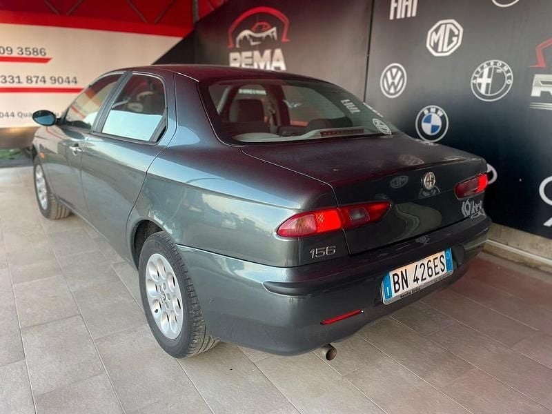 Usata Alfa Romeo 156 Distinctive 140 CV (102 kW) 2001 Grigio Berlina