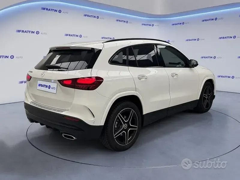 Usata Mercedes GLA200 Advanced Plus 150 CV (110 kW) 2024 Bianco SUV