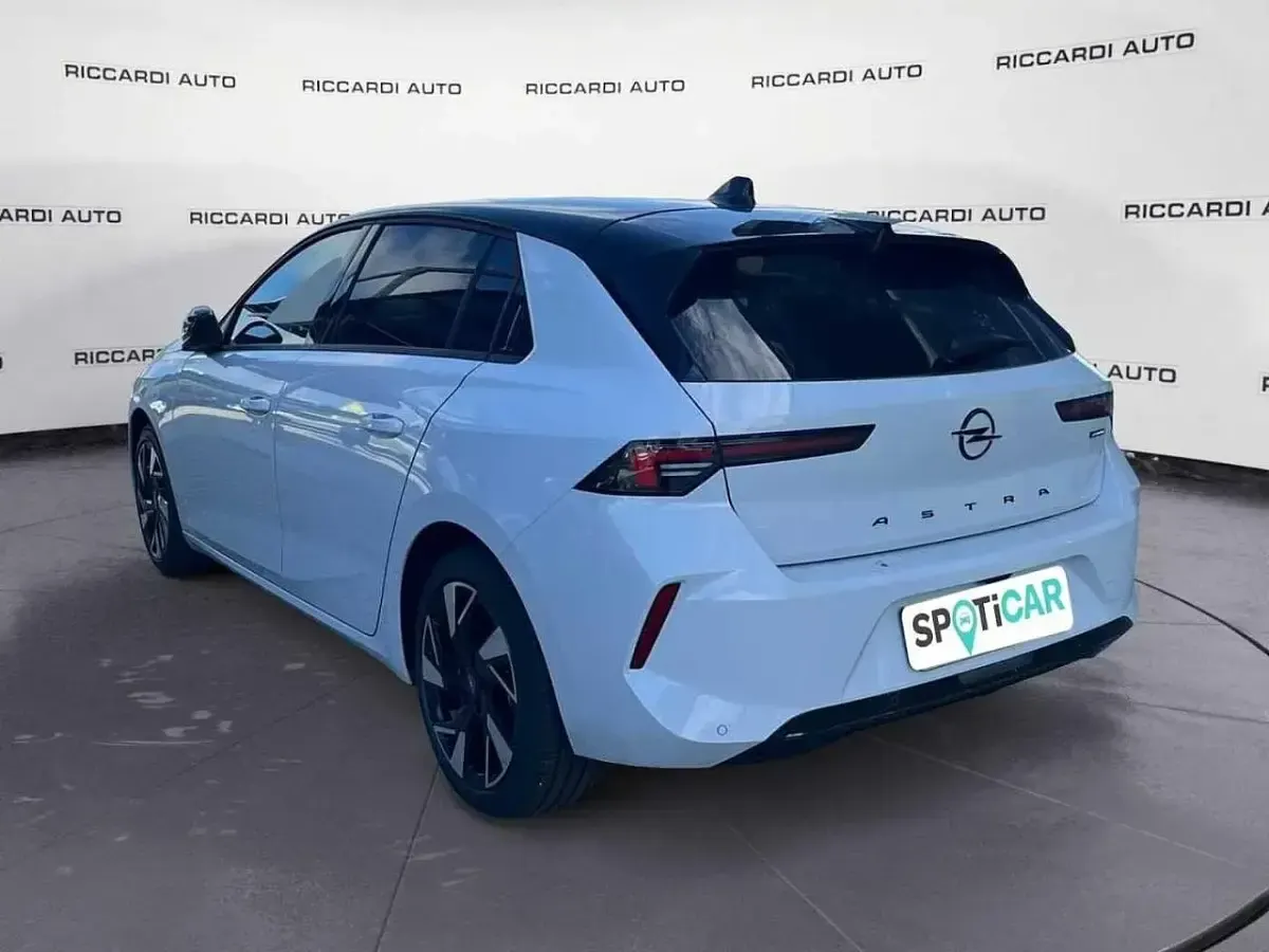 Nuova Opel Astra 136 CV (100 kW) 2026 Bianco Berlina
