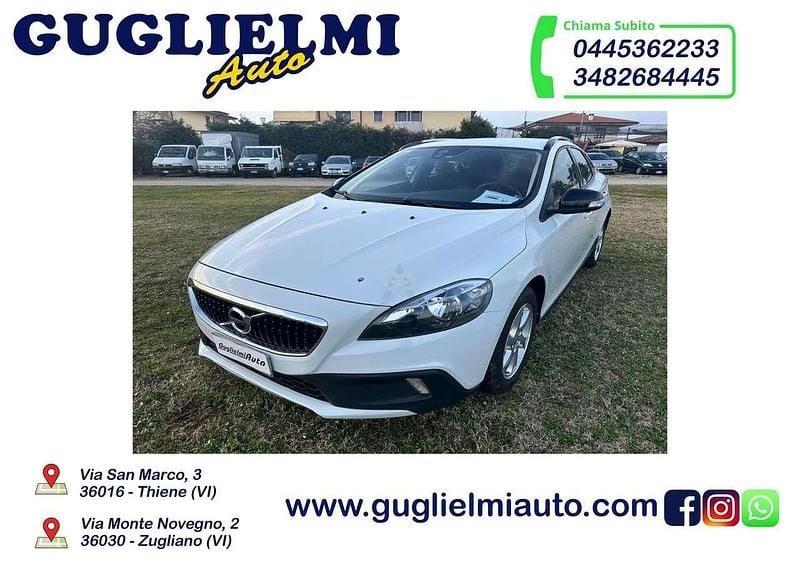 Usata Volvo V40 Momentum 120 CV (88 kW) 2016 Bianco Utilitaria