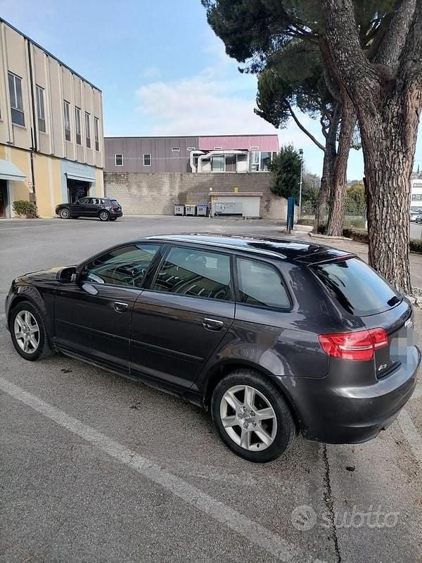 Usata Audi A3 Sportback 105 CV (77 kW) 2012 Grigio Utilitaria