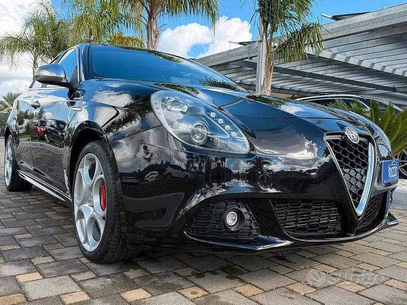 Nero Usata 2014 Alfa Romeo Giulietta Exclusive Due volumi | 10.999 € (Molto cara) - Immagine 1/4