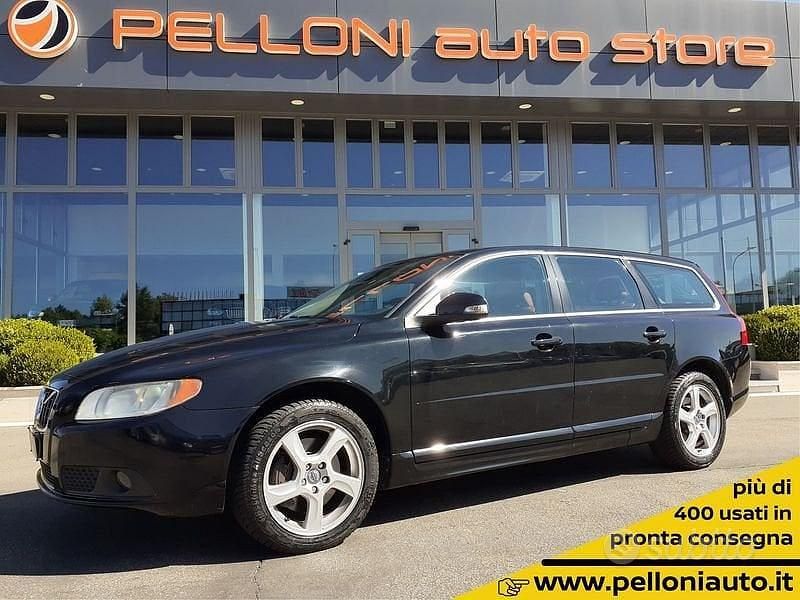 Usata Volvo V70 Momentum 163 CV (119 kW) 2011 Nero Station wagon