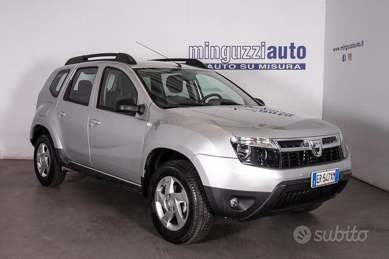 Argento Usata 2013 Dacia Duster SUV | 6500 € (Buon prezzo) - Immagine 1/4