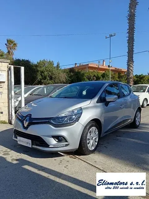 Usata Renault Clio Business 76 CV (55 kW) 2019 Argento