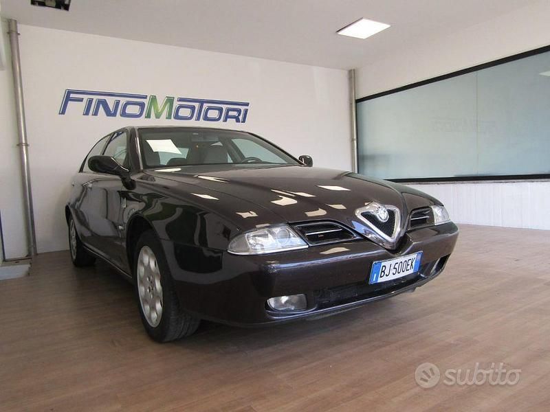 Usata Alfa Romeo 166 155 CV (114 kW) 2000 Grigio Berlina