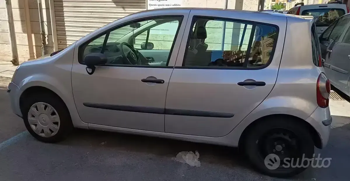 Usata Renault Modus 68 CV (50 kW) 2008 Grigio Monovolume