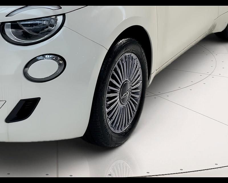 Usata Fiat 500e 2024 Bianco (pastello) Berlina