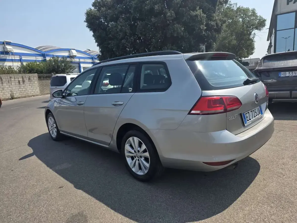 Usata VW Golf VII Highline 105 CV (77 kW) 2015 Grigio Station wagon