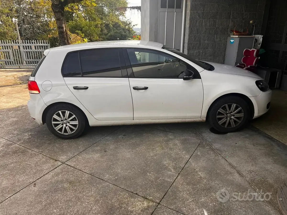Usata VW Golf VII 102 CV (75 kW) 2012 Utilitaria