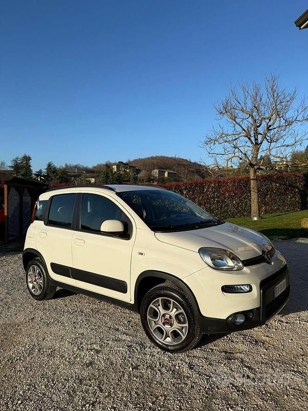 Usata Fiat Panda 4x4 S 95 CV (69 kW) 2014 Bianco Utilitaria