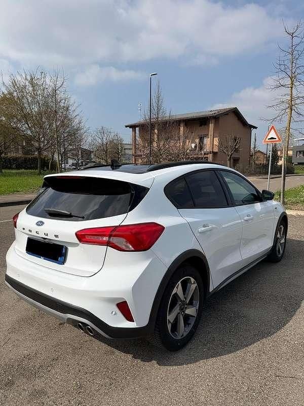 Usata Ford Focus Active 120 CV (88 kW) 2021 Bianco Berlina