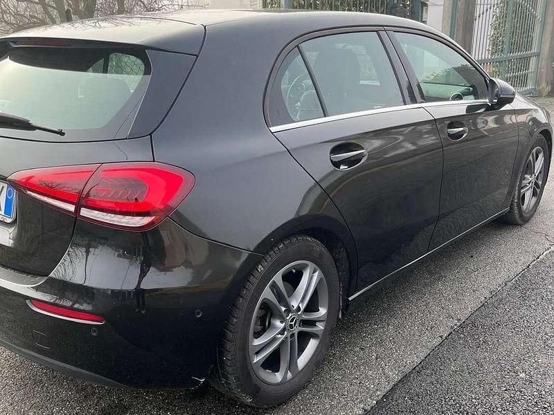 Usata Mercedes A180 Executive 116 CV (85 kW) 2019 Nero Berlina
