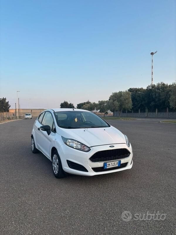 Usata 2017 Ford Fiesta Due volumi | 6250 € (Super prezzo) - Immagine 1/4