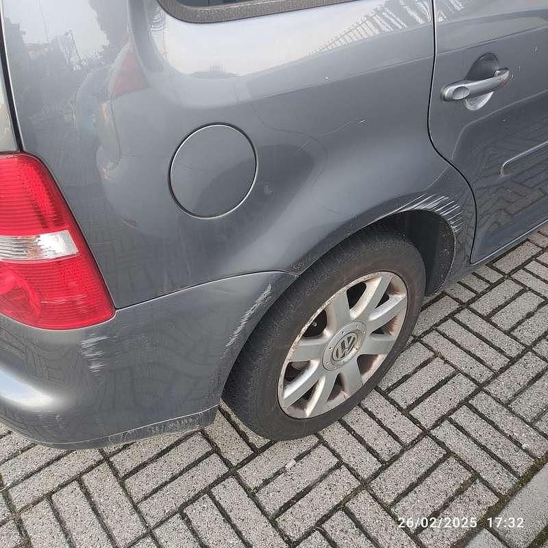 Usata VW Touran Highline 105 CV (77 kW) 2005 Grigio Monovolume