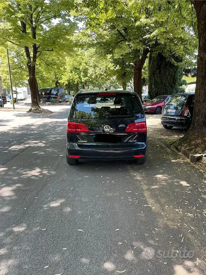 Usata VW Touran Highline 140 CV (102 kW) 2011 Nero Monovolume