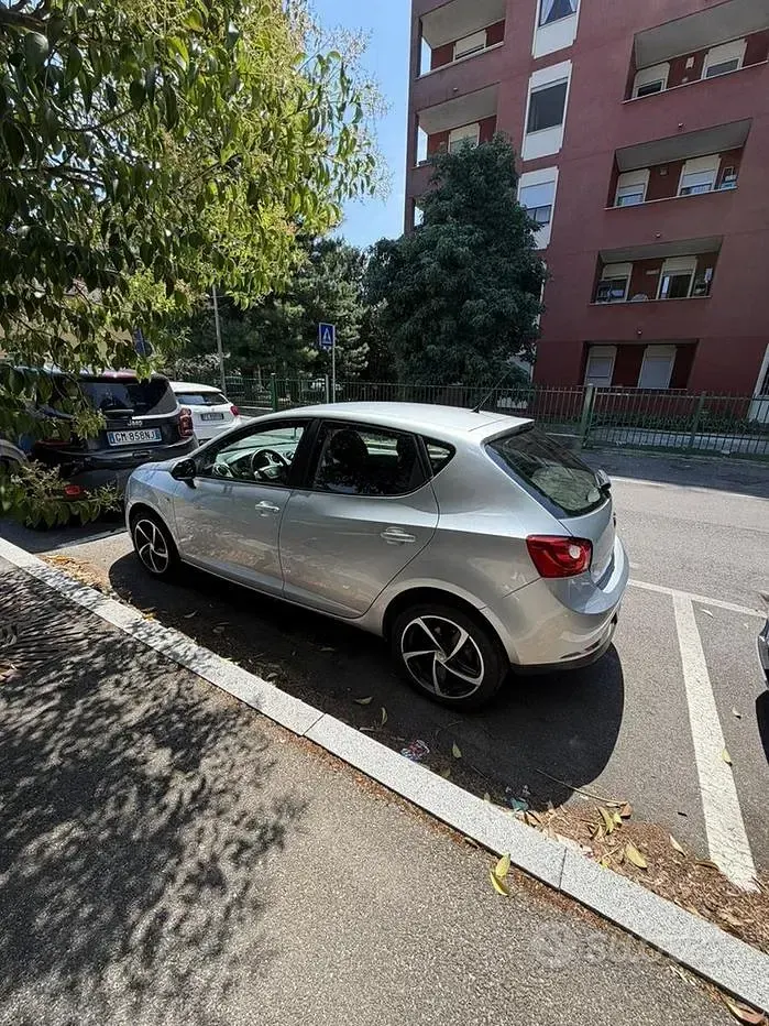 Usata Seat Ibiza Style 86 CV (63 kW) 2009 Berlina