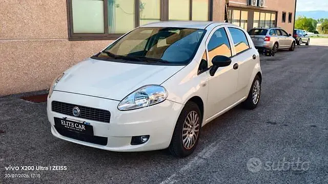 Usata Fiat Punto Lounge 69 CV (50 kW) 2012 Utilitaria