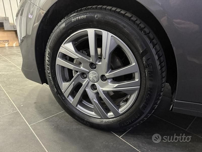 Usata Peugeot 208 Active 75 CV (55 kW) 2022 Grigio Utilitaria