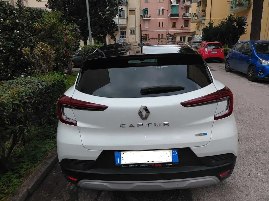 Usata Renault Captur Zen 94 CV (69 kW) 2022 Bianco SUV