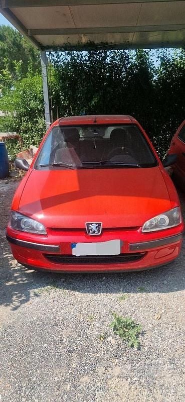 Usata Peugeot 106 Sport 60 CV (44 kW) 2001 Rosso Utilitaria