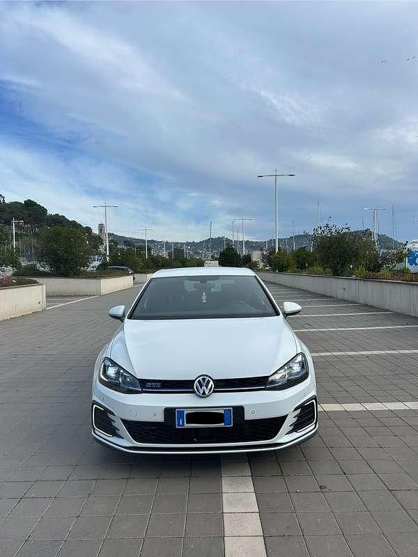 Usata VW Golf VII GTE 150 CV (110 kW) 2018 Berlina