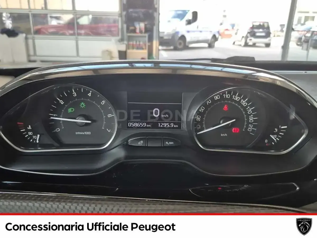 Usata Peugeot 208 Allure 110 CV (80 kW) 2016 Nero Utilitaria