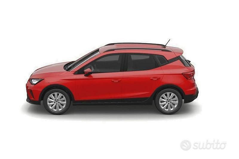 Usata Seat Arona Xperience 95 CV (69 kW) 2025 Argento SUV