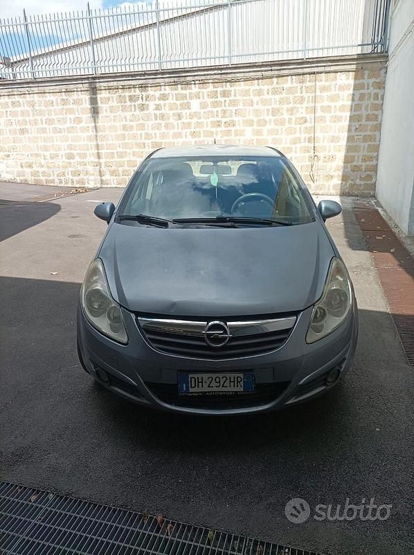 Usata 2007 Opel Corsa Due volumi | 1200 € (Super prezzo) - Immagine 1/4