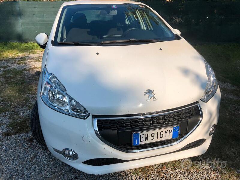 Usato 2014 Peugeot 208 1.2 Diesel 82 CV (4.500 €)