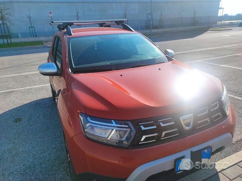 Usata Dacia Duster Prestige 101 CV (74 kW) 2021 Arancione SUV
