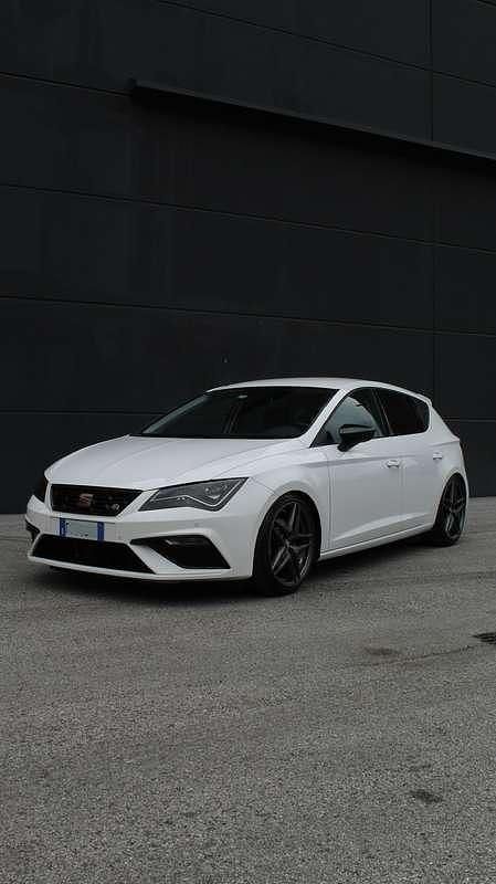 Usado Seat Leon XCELLENCE 131 CV (96 kW) 2019 Berlina